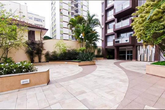 Comprar apartamento com 3 quartos, quintal e piscina no condomínio. — Área comum