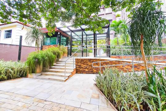 Comprar apartamento com 3 quartos, quintal e piscina no condomínio. — Fachada