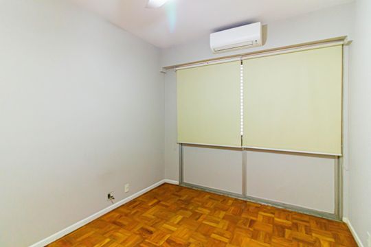 Comprar apartamento com 3 quartos, quintal e piscina no condomínio. — Quarto 1