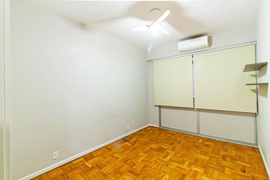 Comprar apartamento com 3 quartos, quintal e piscina no condomínio. — Quarto 2