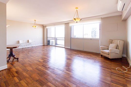 Comprar apartamento com 3 quartos, quintal e piscina no condomínio. — foto 1