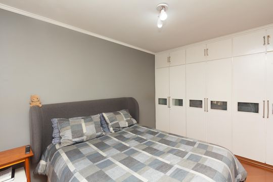 Venda de apartamento com 4 quartos, 2 suítes, varanda e piscina no condomínio. — Quarto 3