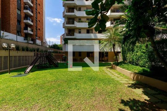 Venda de apartamento com 4 quartos, 2 suítes, varanda e piscina no condomínio. — Área comum