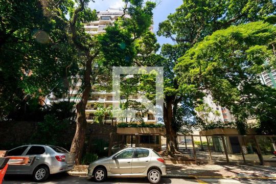 Venda de apartamento com 4 quartos, 2 suítes, varanda e piscina no condomínio. — Fachada