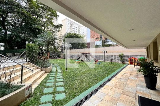 Venda de apartamento com 4 quartos, 2 suítes, varanda e piscina no condomínio. — Área comum