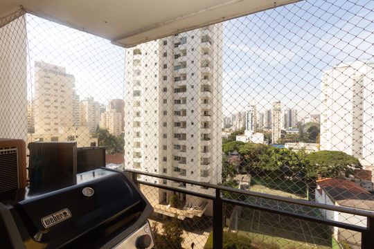 Venda de apartamento com 4 quartos, 2 suítes, varanda e piscina no condomínio. — Quarto 3