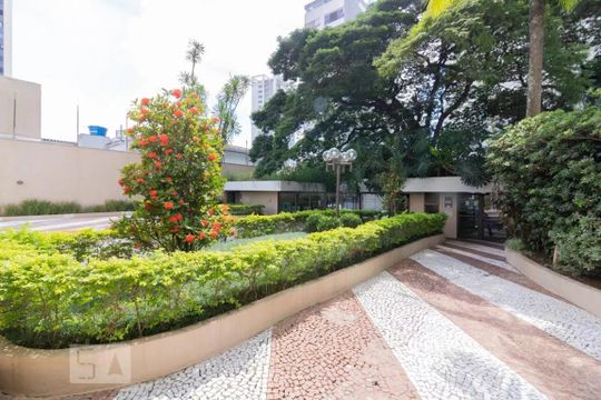 Venda de apartamento com 4 quartos, 2 suítes, varanda e piscina no condomínio. — Área comum