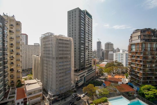 Compra apartamento com 3 quartos e churrasqueira no condomínio. — Vista da Varanda da Suíte 1