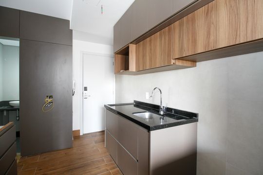Compra apartamento com 3 quartos e churrasqueira no condomínio. — Cozinha e Área de Serviço