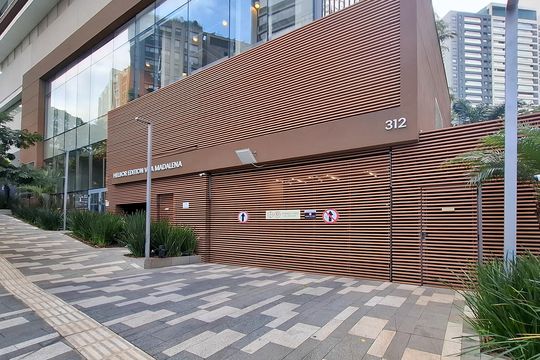 Compra apartamento com 3 quartos e churrasqueira no condomínio. — Fachada do Prédio