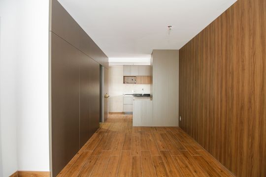 Compra apartamento com 3 quartos e churrasqueira no condomínio. — Sala 
