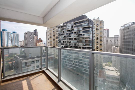 Compra apartamento com 3 quartos e churrasqueira no condomínio. — Varanda da Suíte 1