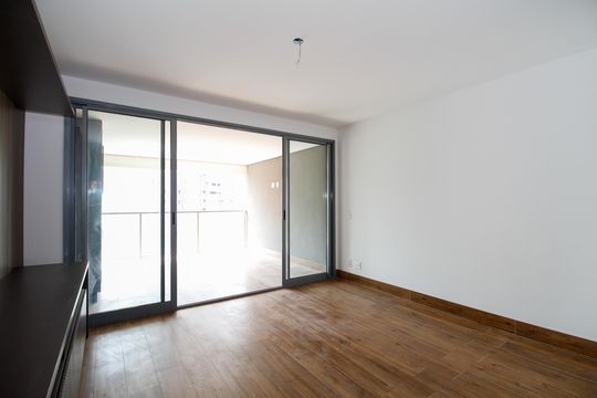 Compra apartamento com 3 quartos e churrasqueira no condomínio. — Sala 