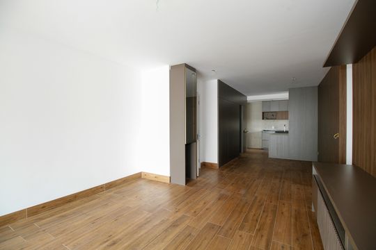 Compra apartamento com 3 quartos e churrasqueira no condomínio. — Sala 