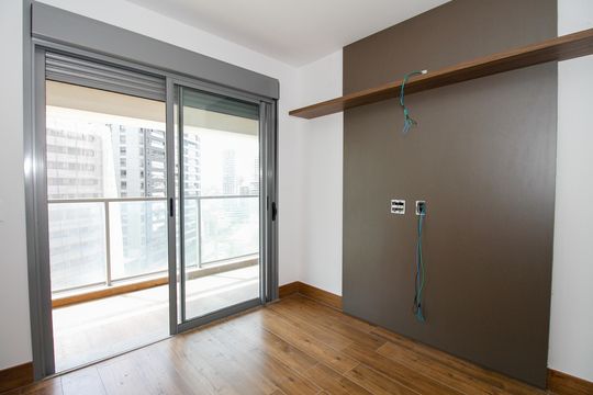 Compra apartamento com 3 quartos e churrasqueira no condomínio. — Suíte 1
