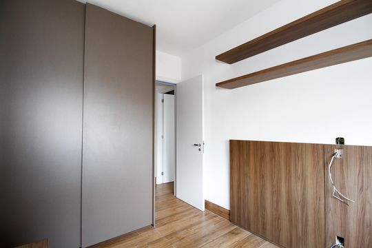 Compra apartamento com 3 quartos e churrasqueira no condomínio. — Suíte 2