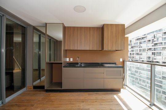 Compra apartamento com 3 quartos e churrasqueira no condomínio. — Varanda Gourmet