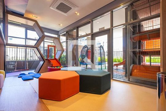 Compra apartamento com 3 quartos e churrasqueira no condomínio. — Área Comum - Brinquedoteca
