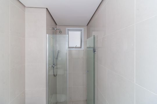 Comprar apartamento em Perdizes com 3 quartos e varanda. — Banheiro da Suíte 3