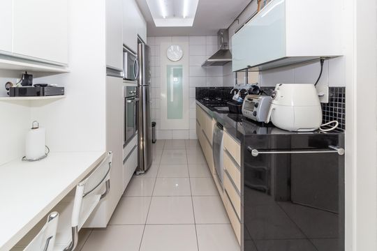Comprar apartamento em Perdizes com 3 quartos e varanda. — Cozinha