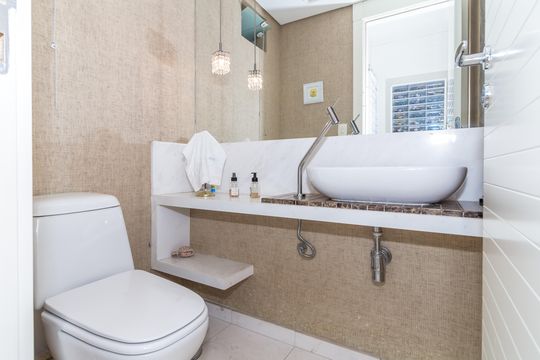 Comprar apartamento em Perdizes com 3 quartos e varanda. — Lavabo