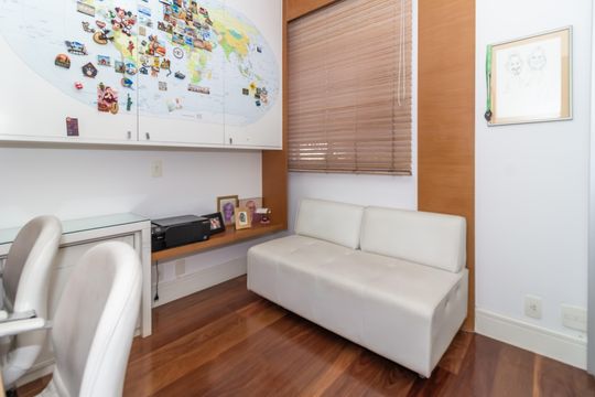 Comprar apartamento em Perdizes com 3 quartos e varanda. — Suíte 3