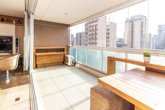 Comprar apartamento em Perdizes com 3 quartos e varanda. — Varanda