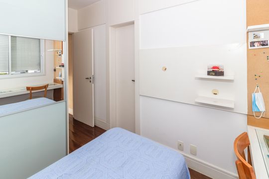 Comprar apartamento em Perdizes com 3 quartos e varanda. — Suíte 2