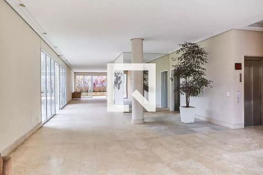 Comprar apartamento em Perdizes com 3 quartos e varanda. — Área comum