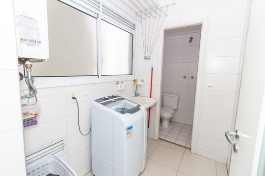 Comprar apartamento em Perdizes com 3 quartos e varanda. — Área de Serviço