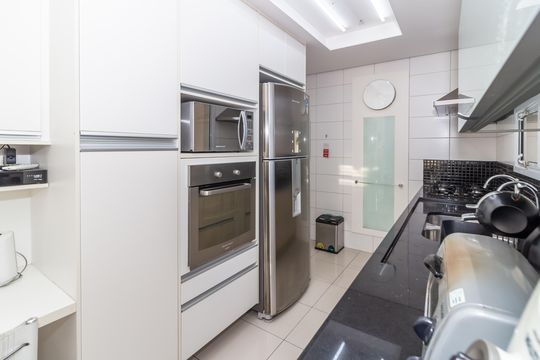 Comprar apartamento em Perdizes com 3 quartos e varanda. — Cozinha