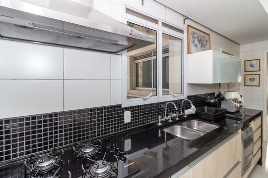 Comprar apartamento em Perdizes com 3 quartos e varanda. — Cozinha