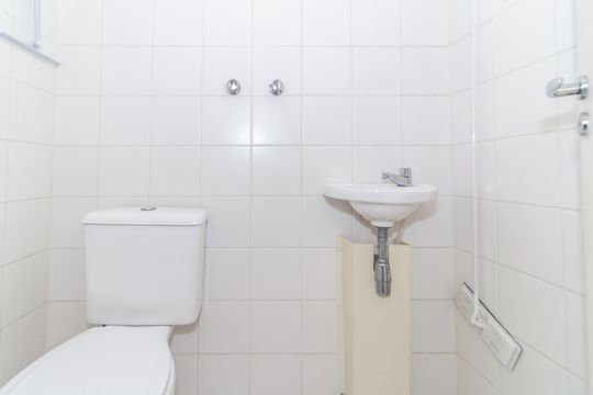 Comprar apartamento em Perdizes com 3 quartos e varanda. — Banheiro de Serviço