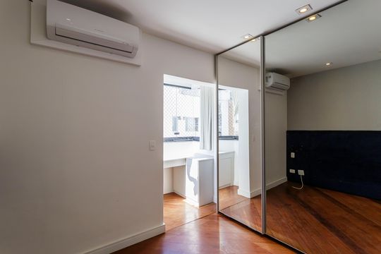 Comprar apartamento com 3 quartos, 1 suíte, garden, academia, churrasqueira e piscina no condomínio. — Quarto Suíte