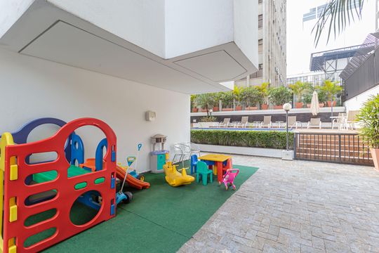 Comprar apartamento com 3 quartos, 1 suíte, garden, academia, churrasqueira e piscina no condomínio. — Área comum - Playground