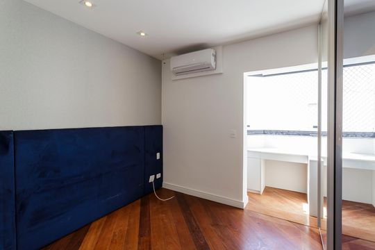Comprar apartamento com 3 quartos, 1 suíte, garden, academia, churrasqueira e piscina no condomínio. — Quarto Suíte