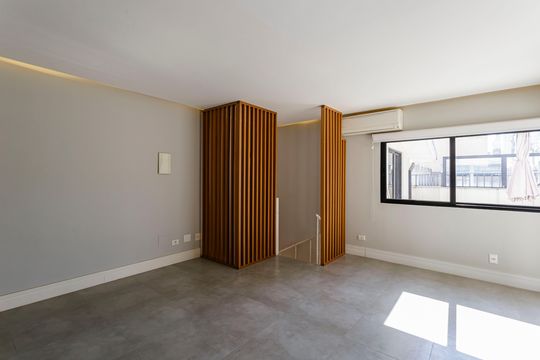 Comprar apartamento com 3 quartos, 1 suíte, garden, academia, churrasqueira e piscina no condomínio. — Sala de TV