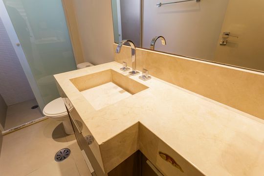 Comprar apartamento com 3 quartos, 1 suíte, garden, academia, churrasqueira e piscina no condomínio. — Banheiro Social