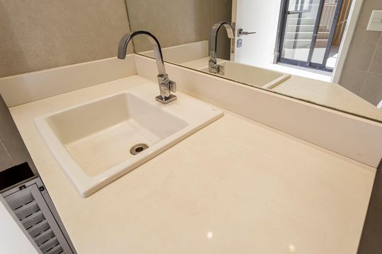 Comprar apartamento com 3 quartos, 1 suíte, garden, academia, churrasqueira e piscina no condomínio. — Banheiro Social