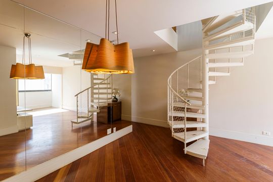 Comprar apartamento com 3 quartos, 1 suíte, garden, academia, churrasqueira e piscina no condomínio. — Sala