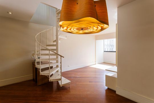 Comprar apartamento com 3 quartos, 1 suíte, garden, academia, churrasqueira e piscina no condomínio. — Sala
