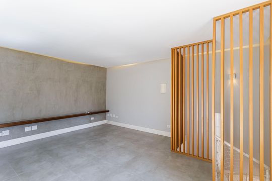 Comprar apartamento com 3 quartos, 1 suíte, garden, academia, churrasqueira e piscina no condomínio. — Sala de TV
