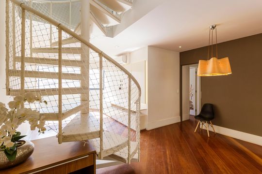 Comprar apartamento com 3 quartos, 1 suíte, garden, academia, churrasqueira e piscina no condomínio. — Sala