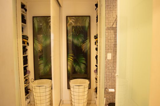 Apartamento em Perdizes com 4 quartos, varanda e mobiliado. Excelente compra! — Suíte