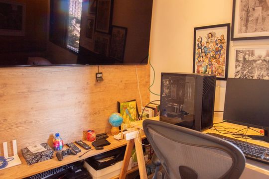 Apartamento em Perdizes com 4 quartos, varanda e mobiliado. Excelente compra! — Escritório