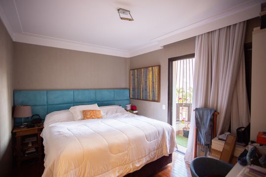 Apartamento em Perdizes com 4 quartos, varanda e mobiliado. Excelente compra! — Suíte