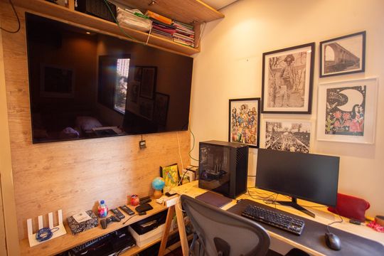 Apartamento em Perdizes com 4 quartos, varanda e mobiliado. Excelente compra! — Escritório