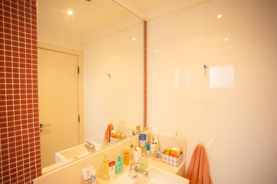 Apartamento em Perdizes com 4 quartos, varanda e mobiliado. Excelente compra! — Banheiro da Suíte 3