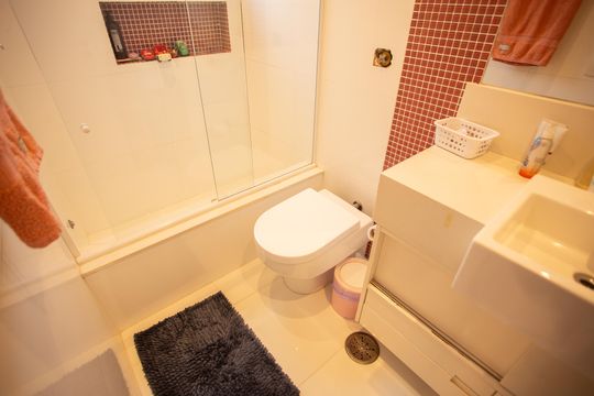 Apartamento em Perdizes com 4 quartos, varanda e mobiliado. Excelente compra! — Banheiro da Suíte 3