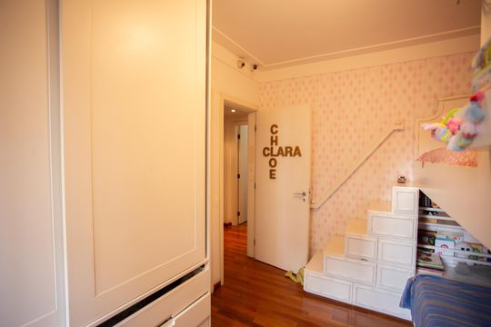 Apartamento em Perdizes com 4 quartos, varanda e mobiliado. Excelente compra! — Suíte 3